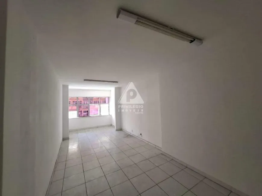 Foto do imóvel - Sala/Conjunto/Escritório à venda com 40 m², 1 banheiro e condomínio com elevador próximo ao.
