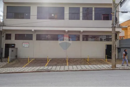 Prédio Inteiro com 16 Quartos para alugar, 675m² no Centro, Sorocaba