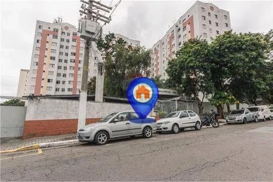 Foto do imóvel - Apartamento à venda com 2 quartos, 1 banheiro, 1 vaga na garagem e piscina no condomínio.