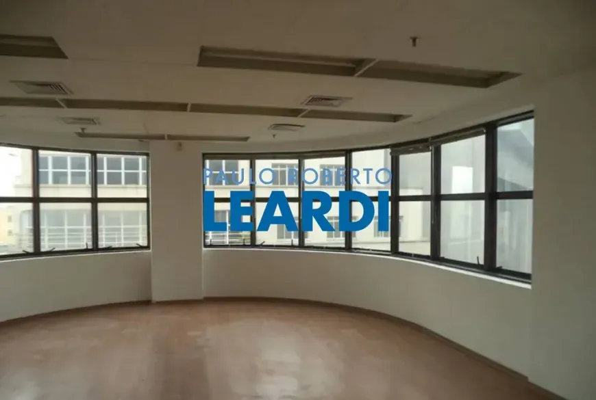 Foto do imóvel - Sala/Conjunto/Escritório disponível para venda ou aluguel com 5 vagas na garagem, elevador no.