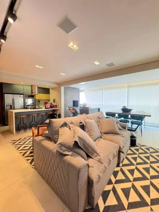 Foto do imóvel - Apartamento à venda com 2 quartos, 2 suítes, 3 banheiros e 2 vagas na garagem próximo à Estação.