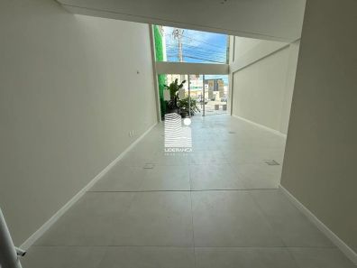 Loja / Salão / Ponto Comercial à venda, 77m² no Trindade, Florianópolis