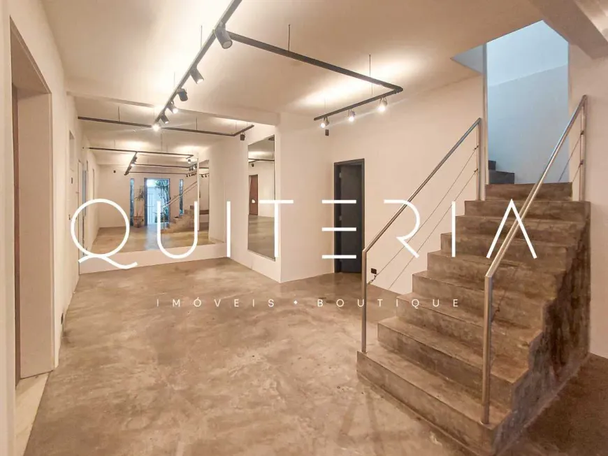 Foto do imóvel - Casa para alugar com 258 m², 3 quartos, 3 banheiros, 1 vaga
