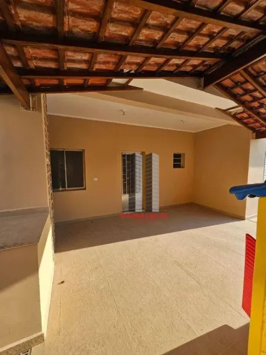 Foto do imóvel - Excelente casa, ampla, com 3 dormitórios, garagem, próximo a Comércios,