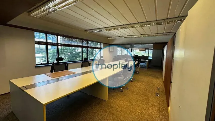 Foto do imóvel - Sala/Conjunto/Escritório para alugar com 244 m², 3 banheiros, 5 vagas na garagem, mobiliado e.
