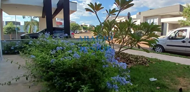 Imóveis com interfone para alugar Rua Antonio Bertalia