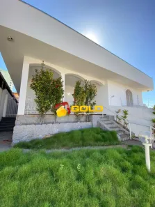 Casa com 5 Quartos para alugar, 370m² no Centro, Uberlândia