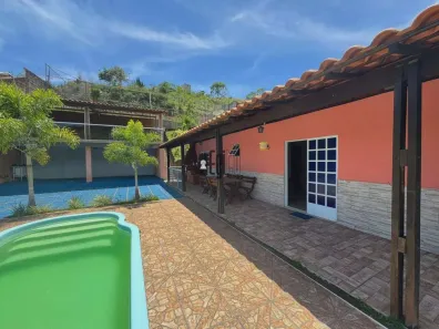 Fazenda / Sítio / Chácara com 3 Quartos à venda, 1050m² no Grama, Juiz de Fora