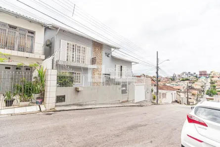 Casa com 4 Quartos à venda, 200m² no Capoeiras, Florianópolis