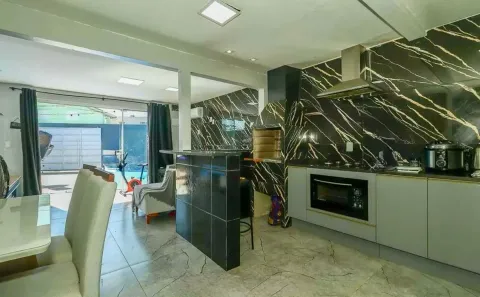 Casa com 3 Quartos à venda, 233m² no Sarandi, Porto Alegre