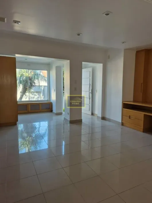 Foto do imóvel - Casa à venda com 4 quartos, 1 suíte, 209 m², 3 banheiros e 4 vagas na garagem em