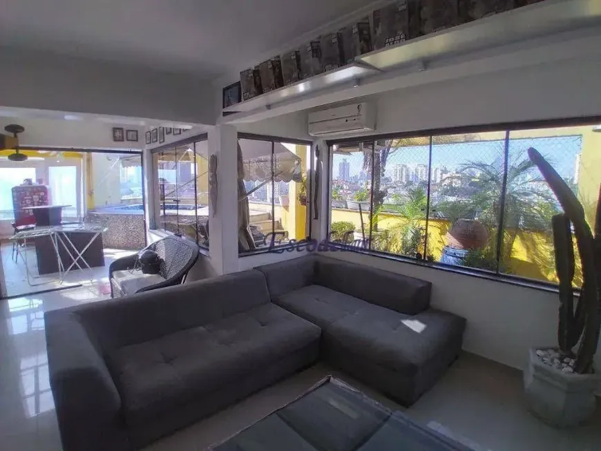 Foto do imóvel - Cobertura à venda com 2 quartos, 1 suíte, 3 banheiros, 149 m², 3 vagas na garagem e condomínio.