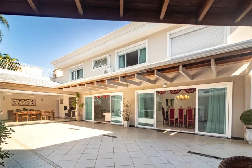 Foto do imóvel - Sobrado à venda com 5 quartos, 4 suítes, 580 m², de 5 a 7 banheiros e 5 a 6 vagas próximo à.