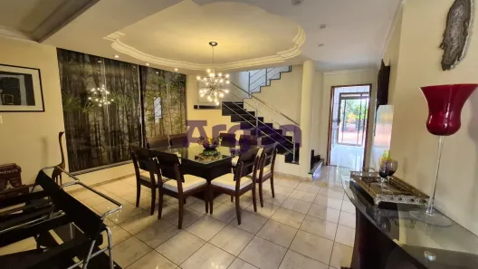 Sobrado com 4 Quartos à venda, 328m² no Jardim América, Goiânia