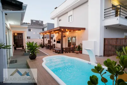 Casa com 5 Quartos à venda, 236m² no Daniela, Florianópolis