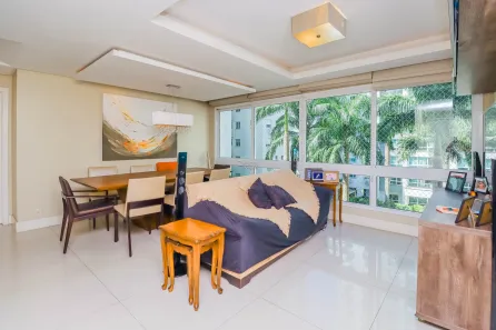 Apartamento com 3 Quartos à venda, 107m² no Passo da Areia, Porto Alegre