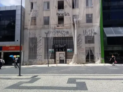 Prédio Inteiro com 8 Quartos para alugar, 743m² no Centro, Campinas