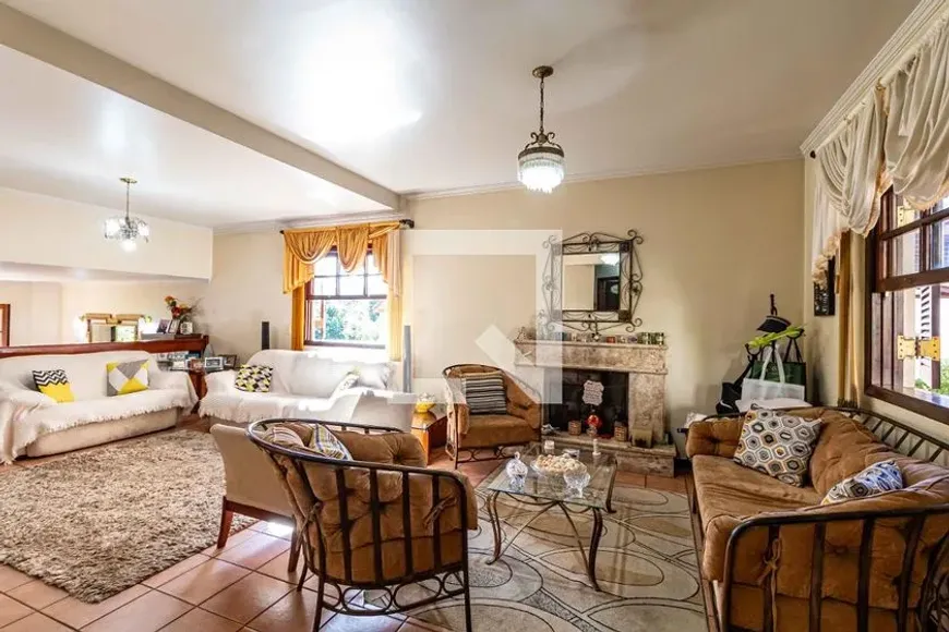 Foto do imóvel - Casa de condomínio à venda com 4 quartos, de 250 m², 5 banheiros e 3 vagas em
