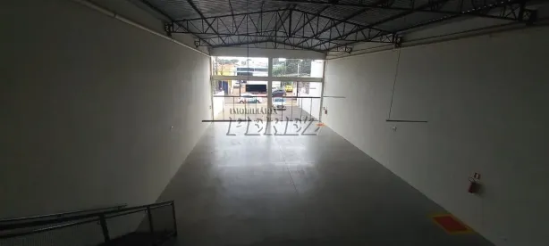 Galpão / Depósito / Armazém para alugar, 563m² no Antares, Londrina