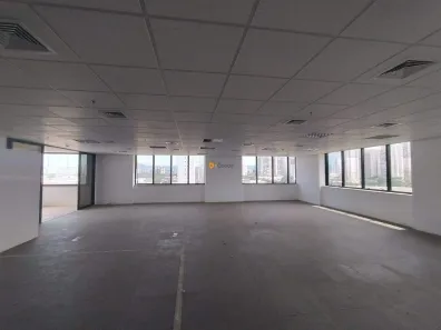 Conjunto Comercial / Sala à venda, 300m² no Parque Industrial Tomas Edson, São Paulo