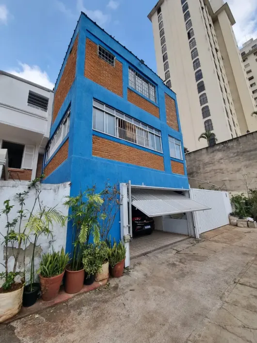 Foto do imóvel - Sobrado à venda com 3 quartos, 1 suíte, 174 m², 2 banheiros e 2 vagas próximo ao Metrô São.