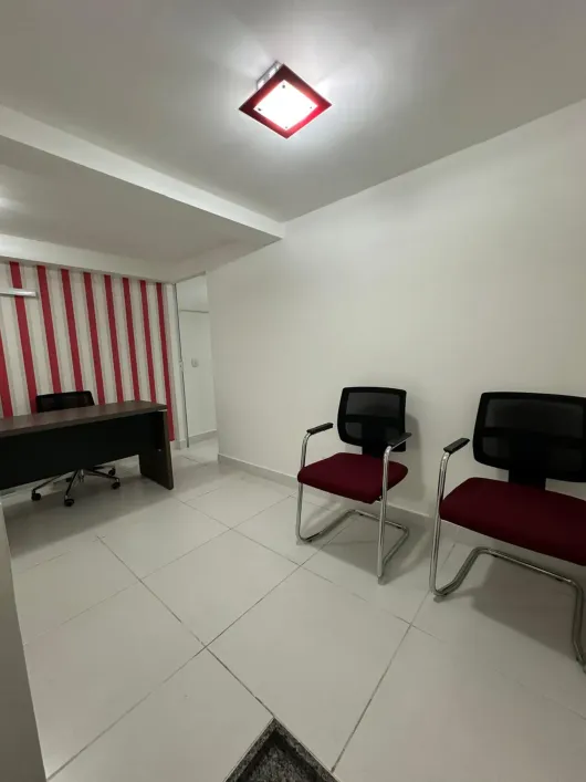 Foto do imóvel - Ponto comercial/Loja/Box à venda com 105 m², 1 banheiro e condomínio com elevador em