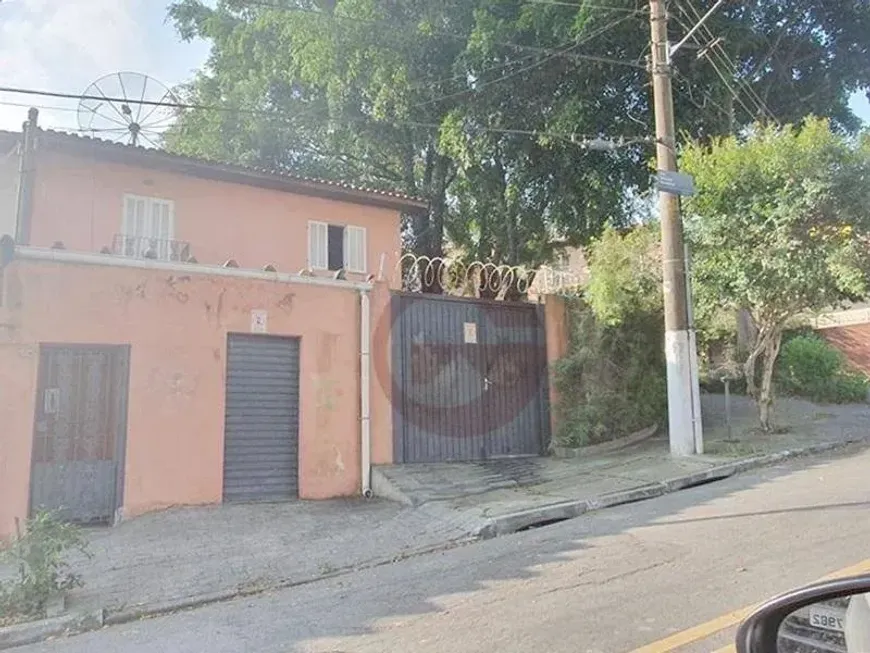 Foto do imóvel - Sobrado à venda com 2 quartos, 2 banheiros, 2 a 4 vagas e quintal em