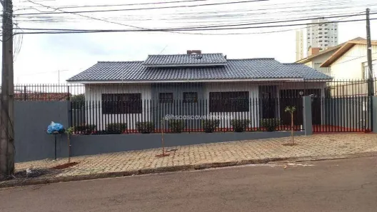 Casa com 3 Quartos à venda, 216m² no Centro, Cascavel
