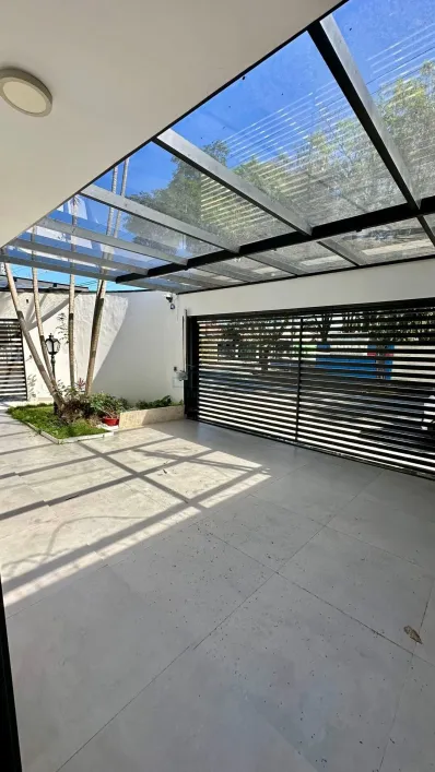 Foto do imóvel - Sobrado à venda com 3 quartos, 2 banheiros e 2 vagas na garagem em