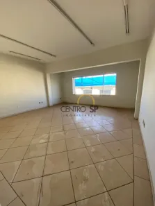 Casa com 3 Quartos para alugar, 200m² no Vila Bonfim, Bauru