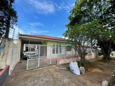 Casa com 2 Quartos para alugar, 80m² no Parque Tarumã, Maringá
