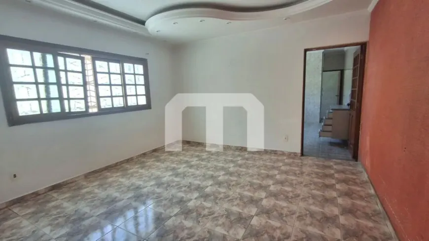 Foto do imóvel - Imóvel comercial para alugar com 4 quartos, 1 suíte, 120 m², 4 banheiros e 4 vagas na garagem.