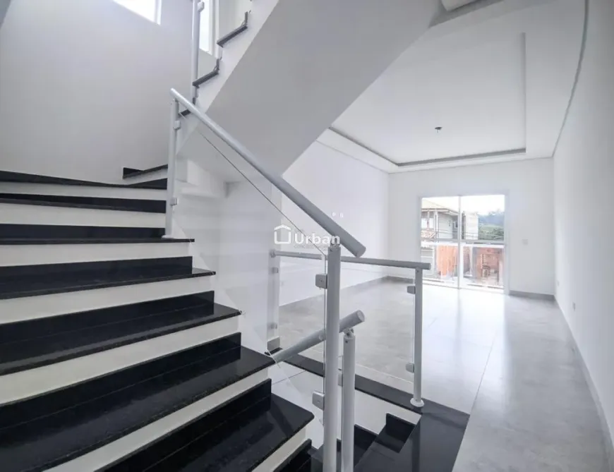 Foto do imóvel - Casa de condomínio para alugar com 3 quartos, 1 suíte, 3 banheiros e 4 vagas na garagem em