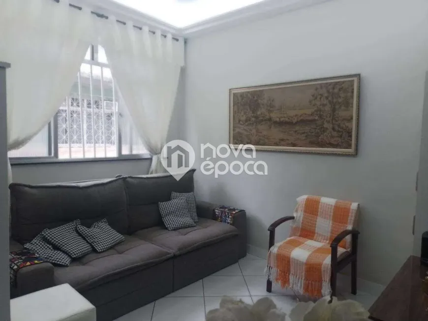 Foto do imóvel - Casa de Vila à venda com 3 quartos, 2 suítes, 242 m², 3 banheiros, 1 vaga e mobiliado em