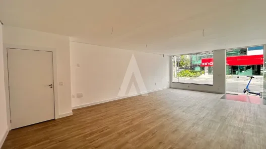 Loja / Salão / Ponto Comercial para alugar, 48m² no Atiradores, Joinville