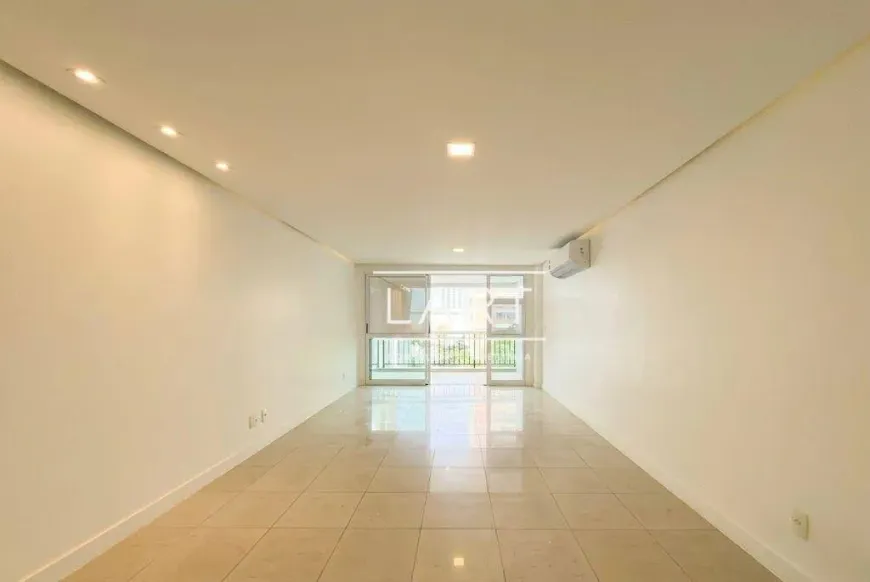 Foto do imóvel - Apartamento com varanda, 3 quartos, 3 suítes, 138 m² para alugar perto do Metrô Antero De.