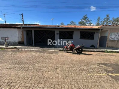 Casa com 2 Quartos para alugar, 90m² no Conjunto Alvorada, Uberlândia