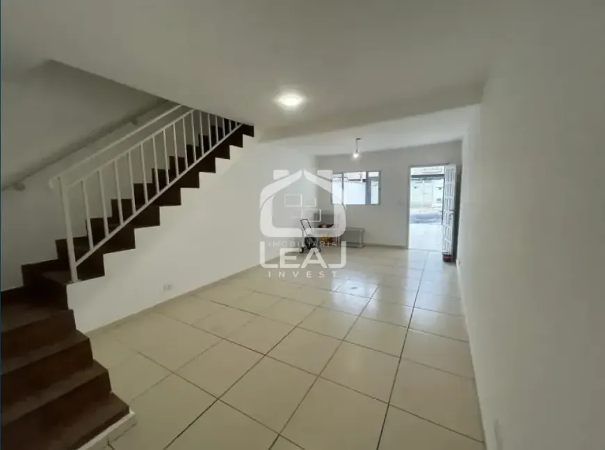 Foto do imóvel - Sobrado à venda com 2 quartos, 1 suíte, de 91 a 92 m², 2 a 3 banheiros e 1 vaga na garagem em