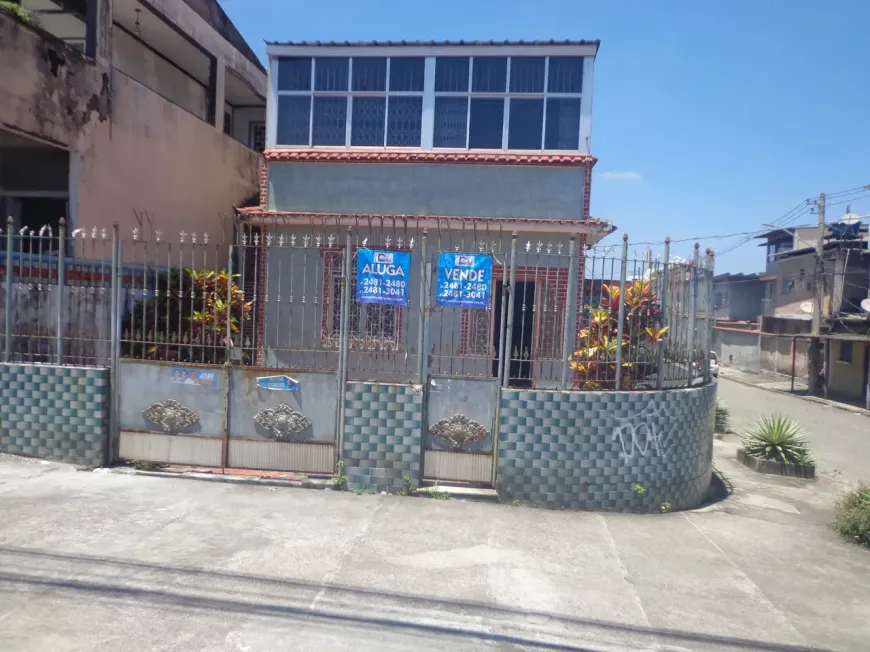 Foto do imóvel - Casa à venda com 2 quartos, 2 banheiros e 3 vagas na garagem próxima à Estação Rocha Miranda em