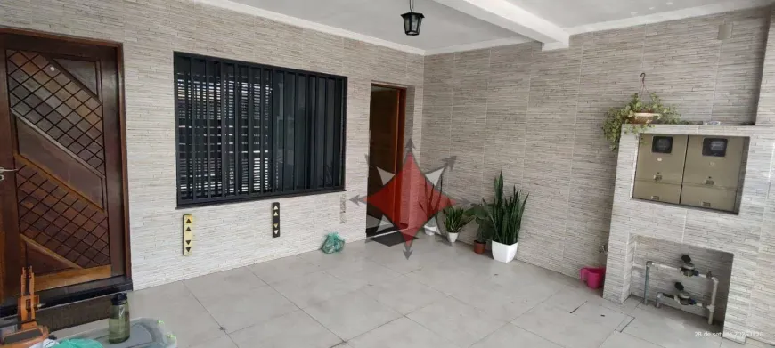 Foto do imóvel - Sobrado à venda com 4 quartos, 2 suítes, 165 m², 4 banheiros e 2 vagas, próximo ao Metrô Carrão.