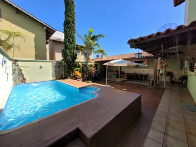 Casa com 4 Quartos à venda, 330m² no Jardim América, Goiânia