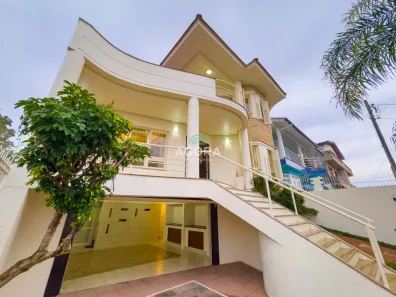 Sobrado com 3 Quartos à venda, 295m² no Marechal Rondon, Canoas