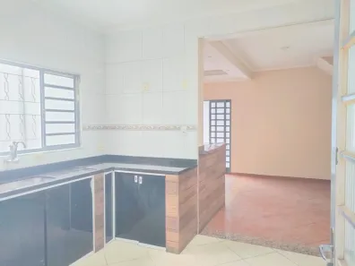 Sobrado com 3 Quartos à venda, 240m² no Centro, Potim