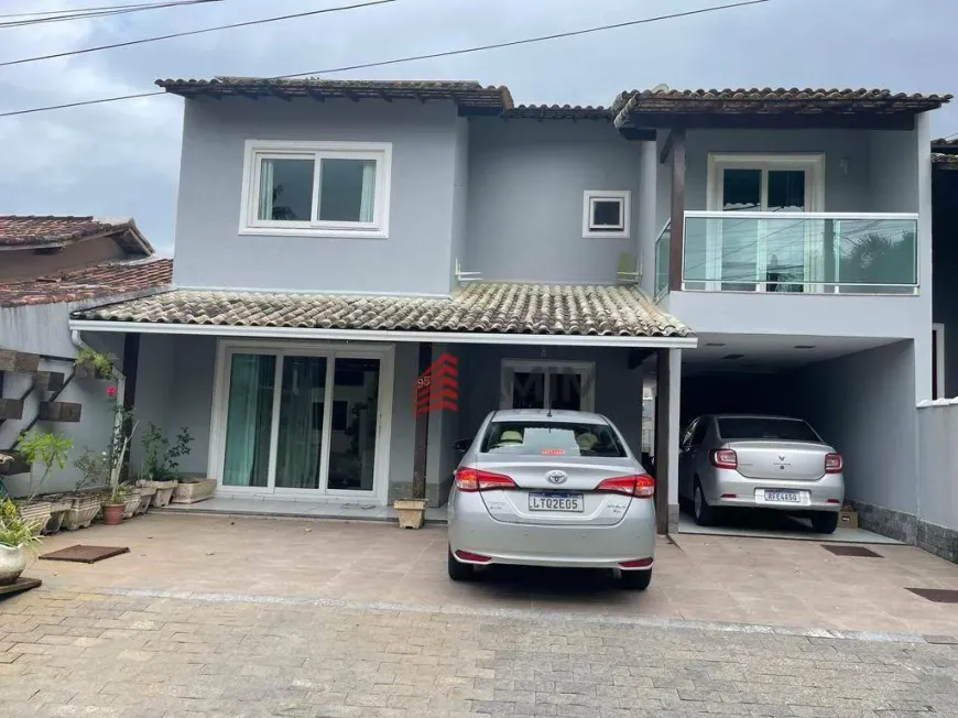 Foto do imóvel - Casa de condomínio à venda com 4 quartos, 4 suítes, de 200 a 220 m², 6 banheiros e 4 a 6 vagas.