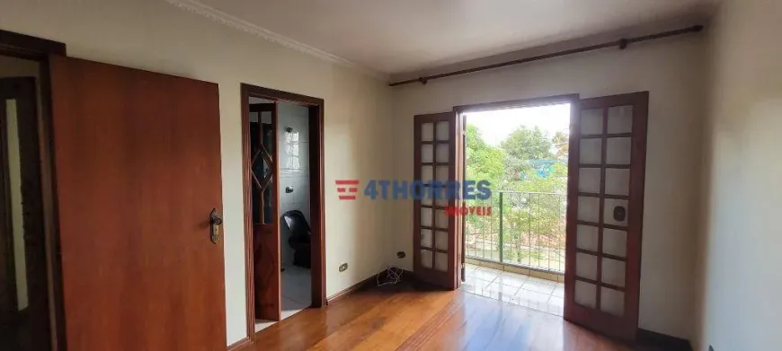 Foto do imóvel - Sobrado à venda com 4 quartos, 2 suítes, 2 banheiros e 6 vagas na garagem em