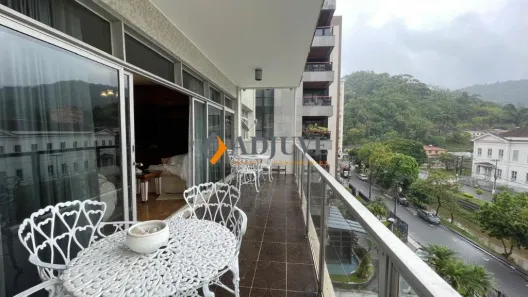 Apartamento com 4 Quartos para alugar, 247m² no Centro, Petrópolis