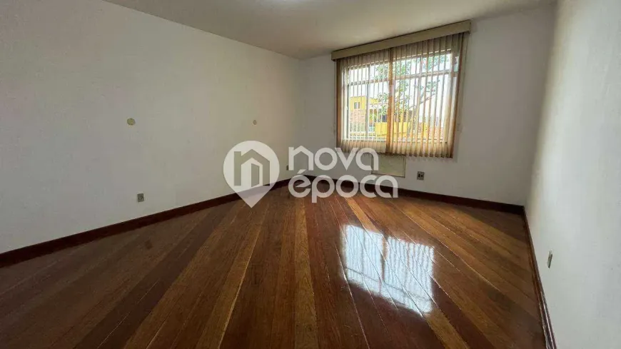 Foto do imóvel - Casa para comprar com 248 m², 3 quartos, 4 banheiros, 10 vagas